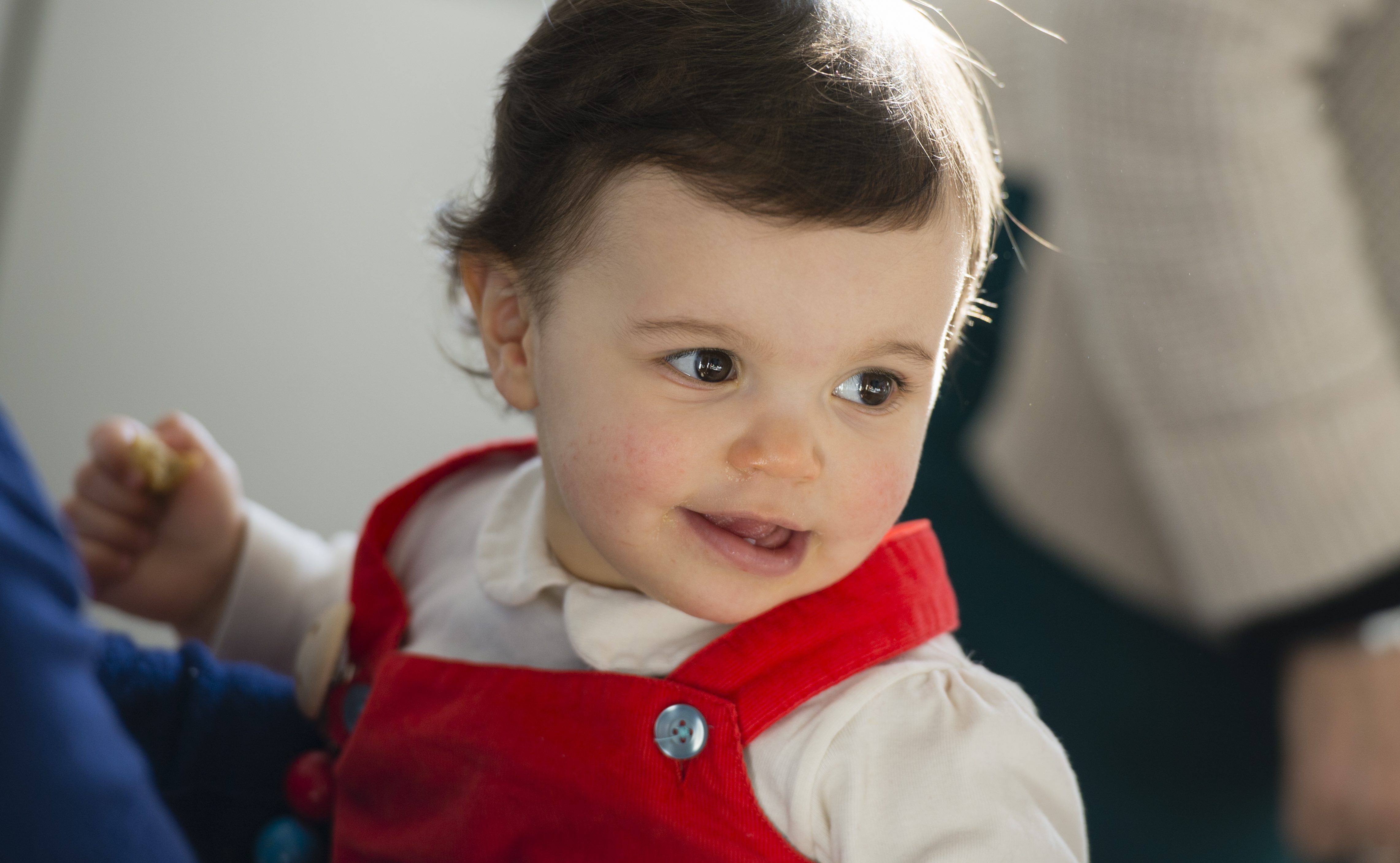 Petite fille souriante