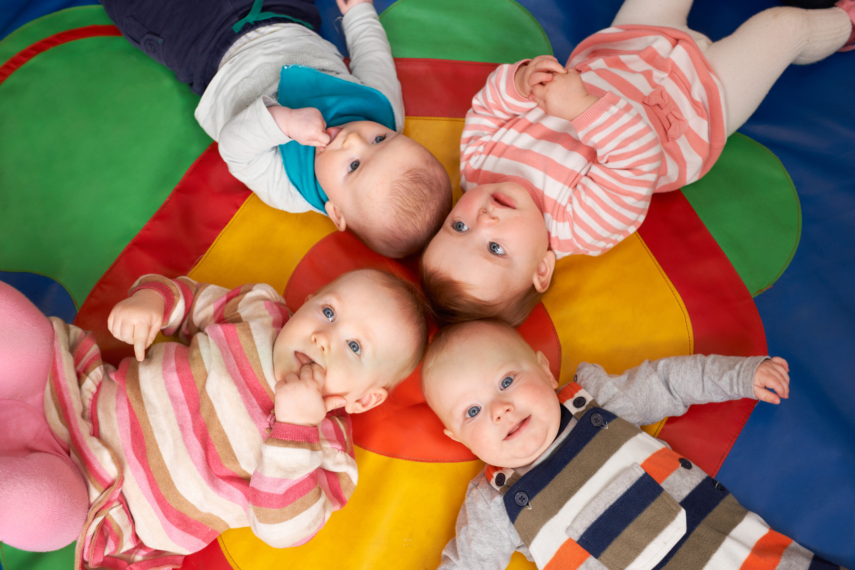 bébés en crèche