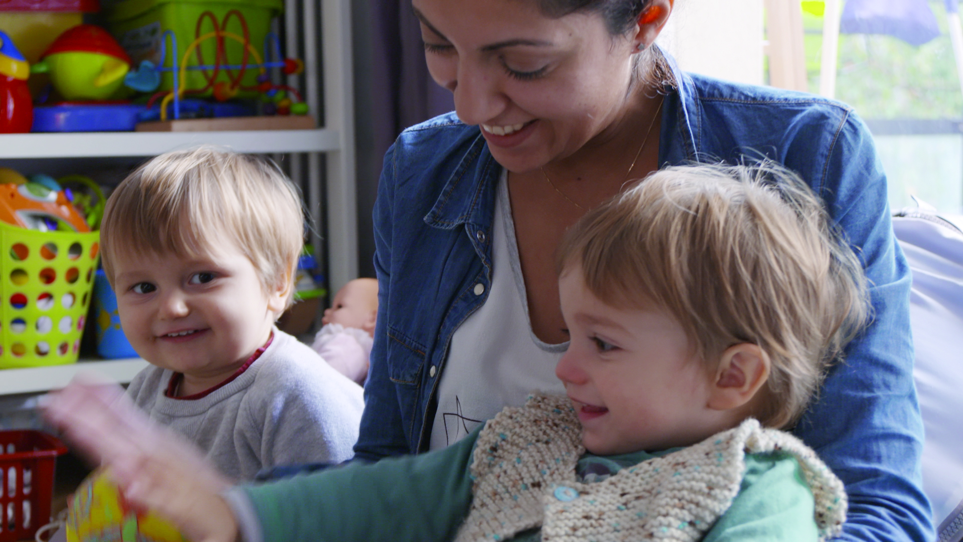 professionnelle et 2 enfants pendant l