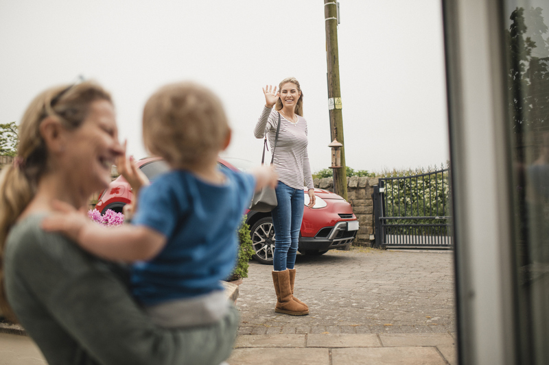 assistante maternelle enfant au revoir 