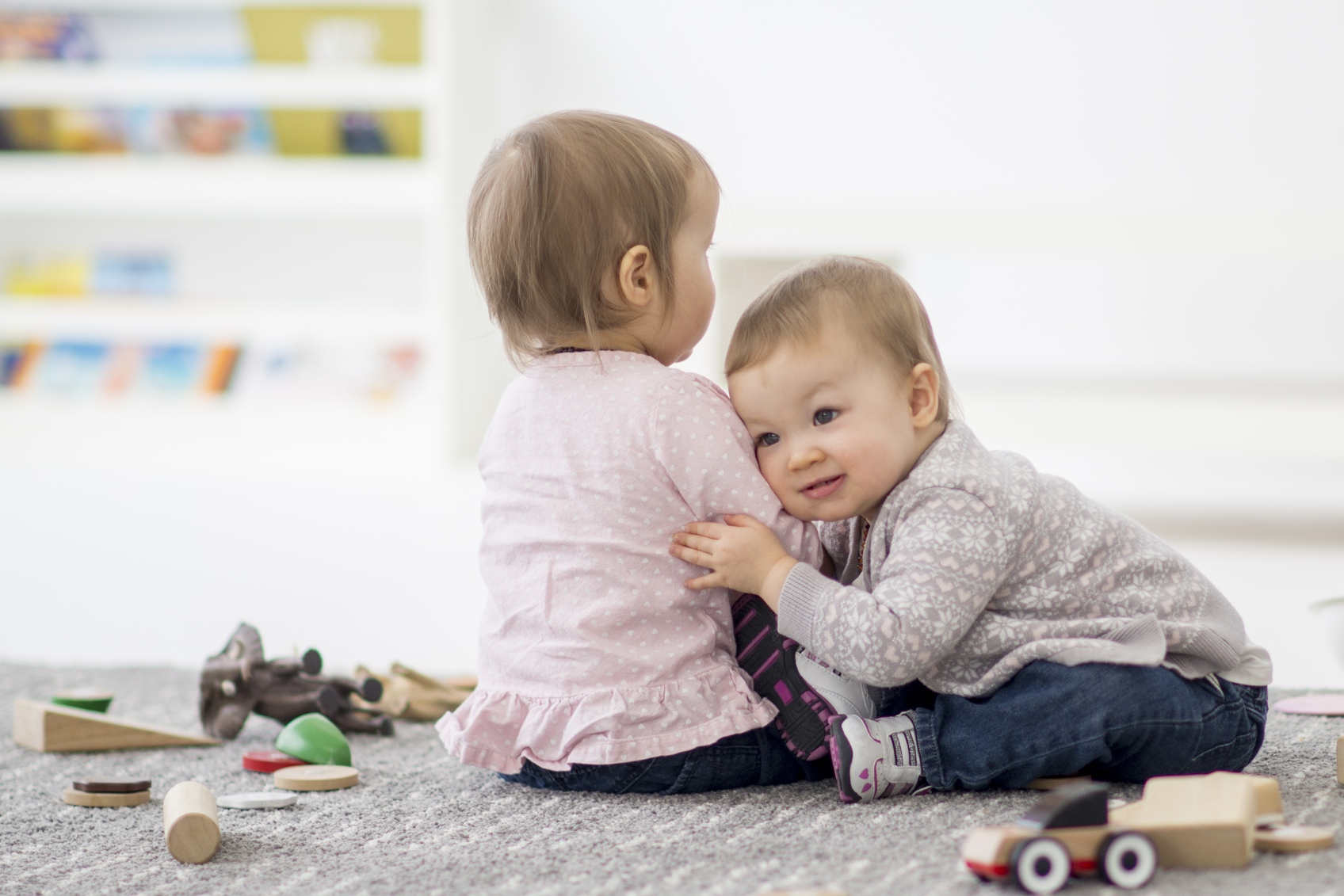 Interaction entre deux bébés