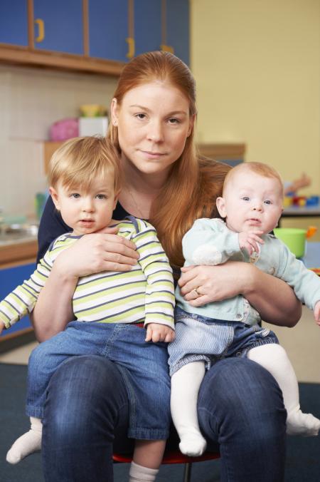 professionnelle avec deux enfants