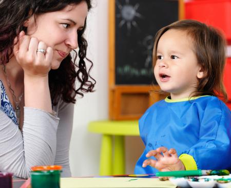 Professionnelle et jeune enfant