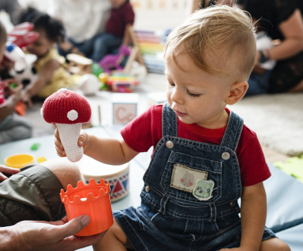 enfant dans une crèche