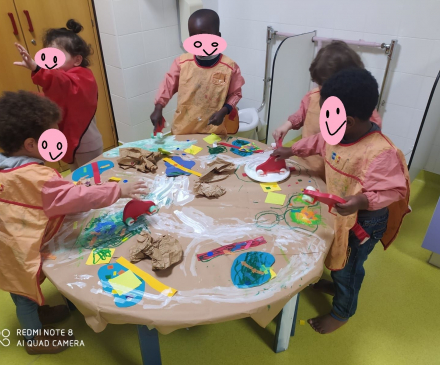 Atelier d'arts plastiques à la MPE Les Poulbots