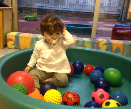 Bébé dans une crèche