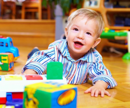 enfant dans une micro-crèche