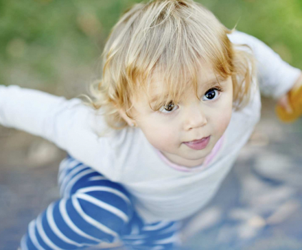 Enfant en mouvement