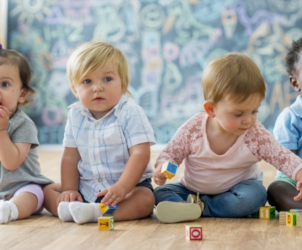 enfants en crèche