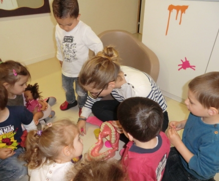 Initiation à l'hygiène bucco-dentaire dans une crèche