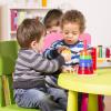 deux enfants à al crèche