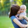 Maman qui redoute la séparation avec bébé