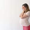 Femme enceinte stressée